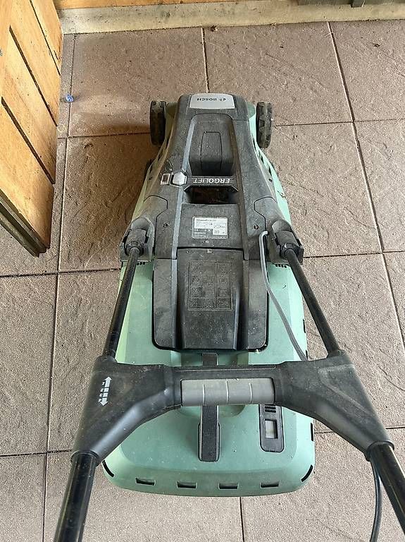 Tagliaerba: Bosch Rasenmäher Rotak 650 – Usato da Schaffhausen venduto da stjepanovic