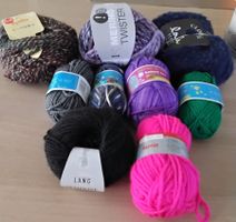 Wollknäuel verschiedene Marken und Farben neu 700g
