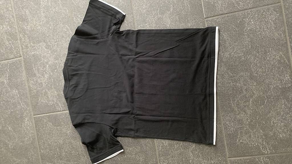 Adidas T-shirt: Adidas T-shirt – Usato da Hochdorf venduto da suatvid 2