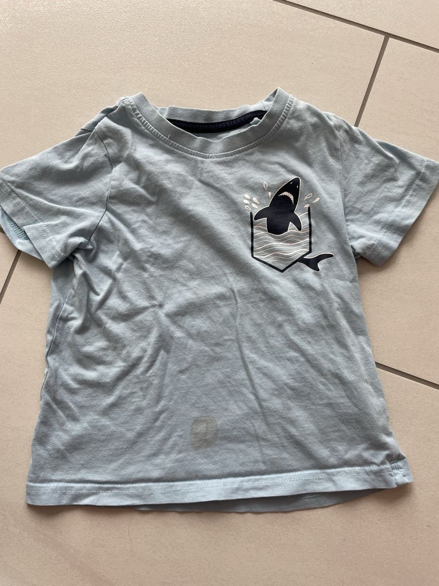 Lotti & Set di vestiti: Zwei Shirts Gr 98/104 – Usato da Rüti ZH venduto da kar_xx9l 2
