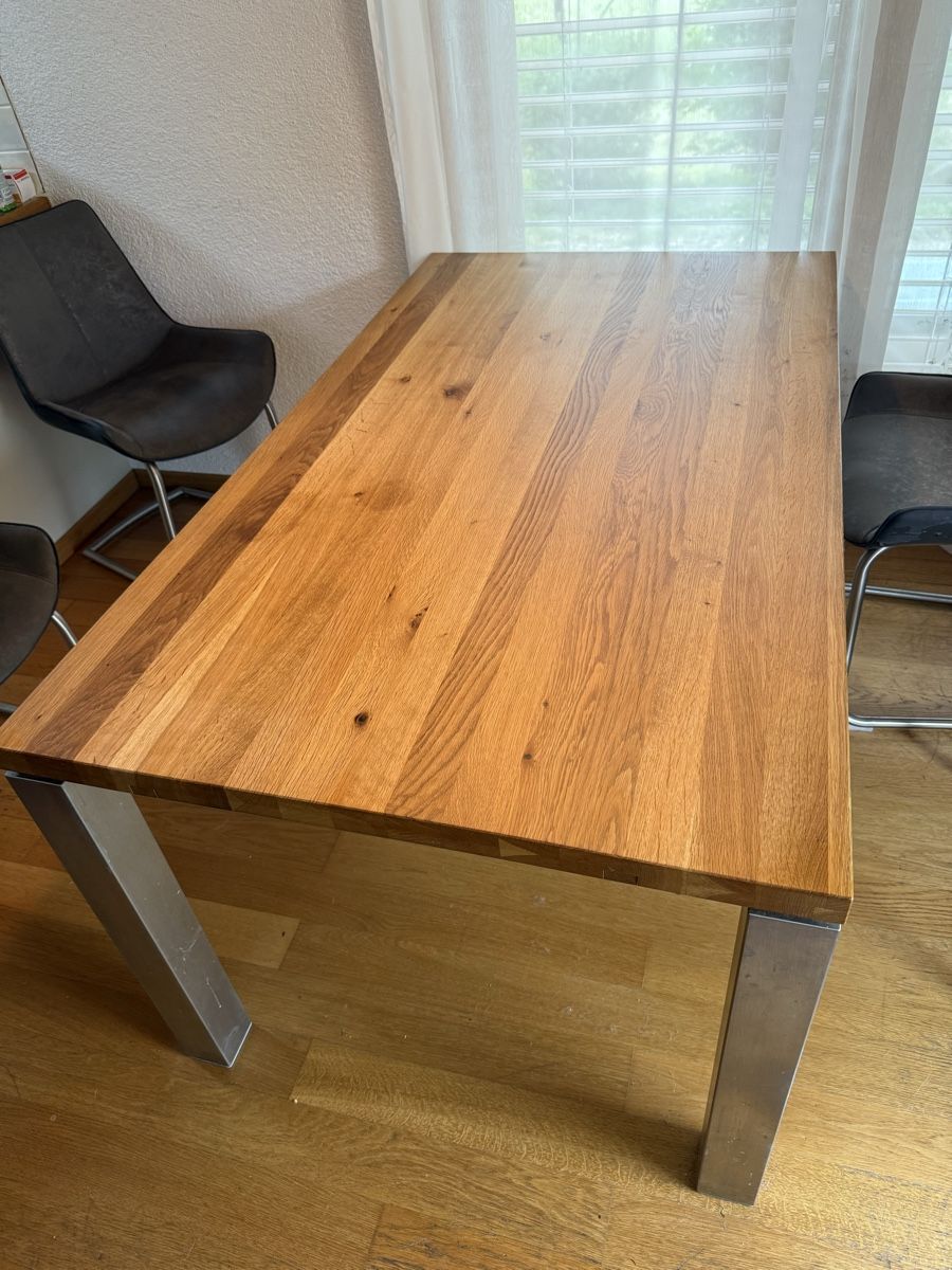 Tavoli: Stilvoller Holztisch – Usato da Gwatt (Thun) venduto da lou_k6nh 3
