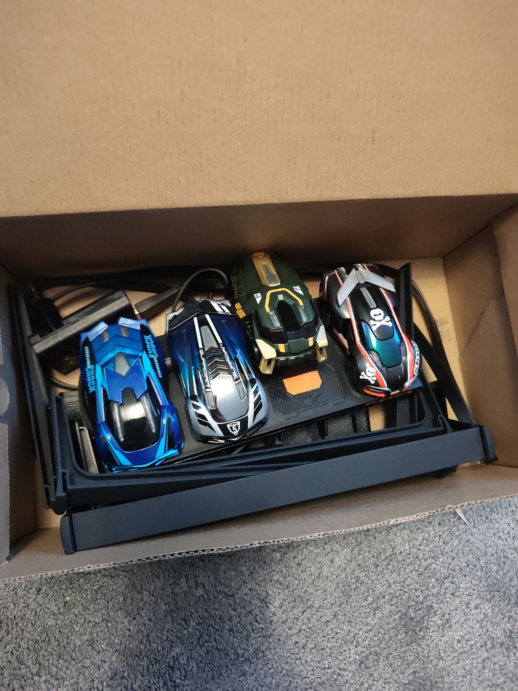 Spiele: Anki Overdrive: 2 Set mit 4 funktionierenden Auto – Gebraucht aus Hergiswil NW von ant_qs5q 1