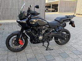 Harley Davidson Pan America mit Jekill&Hyde
