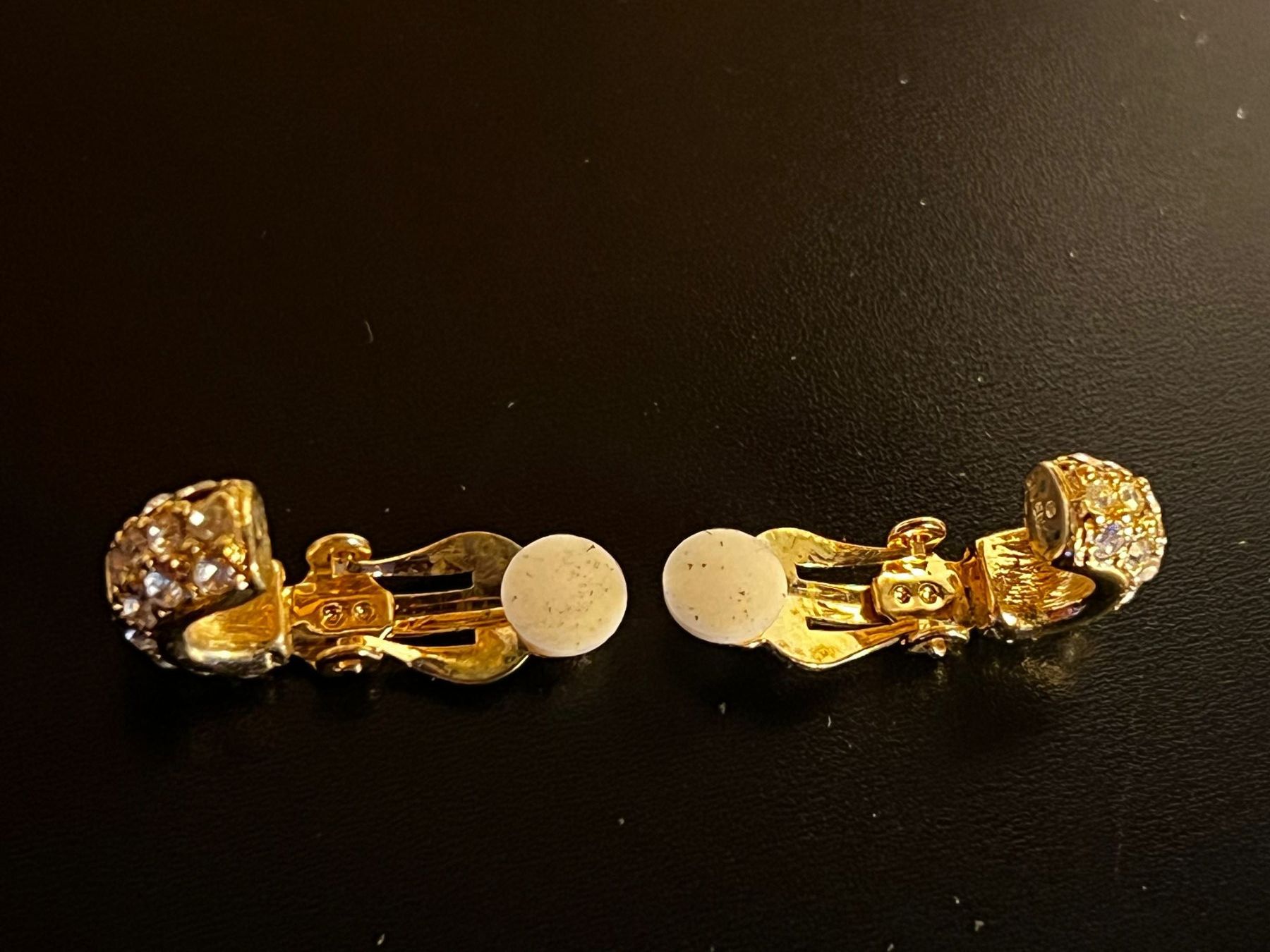 Givenchy Orecchini pendenti & Orecchini a lobo: Givenchy Ohrringe Goldfarbe Strass Vintage – Nuovo (secondo la descrizione) da Winterthur venduto da Dejv 8