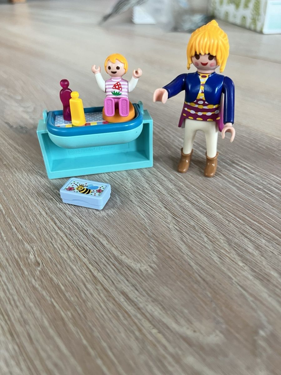 Playmobil Giocattoli: Playmobil Wickeltisch mit Figuren Set – Usato da Tenniken venduto da Bombadil8