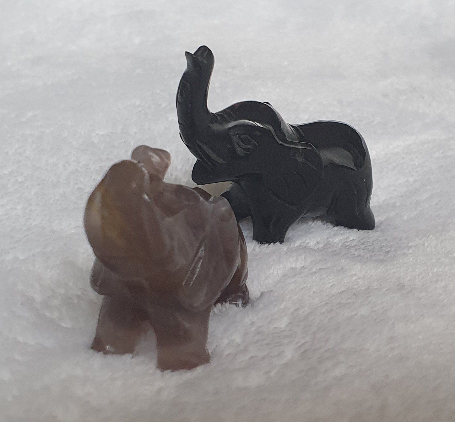 Statuette: 2er Set Deko Elefanten Figuren aus Stein – Usato da Auw venduto da beretta1966