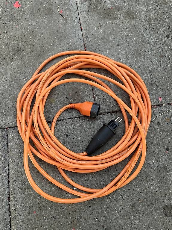 Cavi: Verlängerungskabel mit 3-poligem Stecker Orange   – Usato da Speicherschwendi venduto da Supersport 4