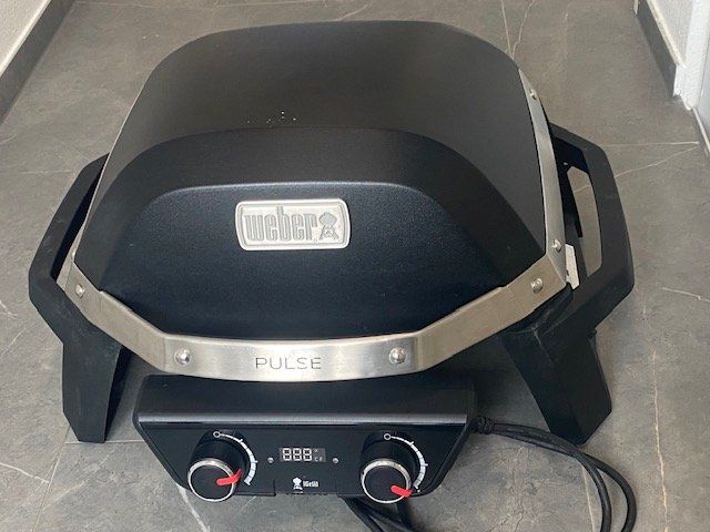 Weber Griglie: Elektrogrill Weber PULSE 2000 WCart BLK CH – Usato da Niederhasli venduto da Tigerproduct 7