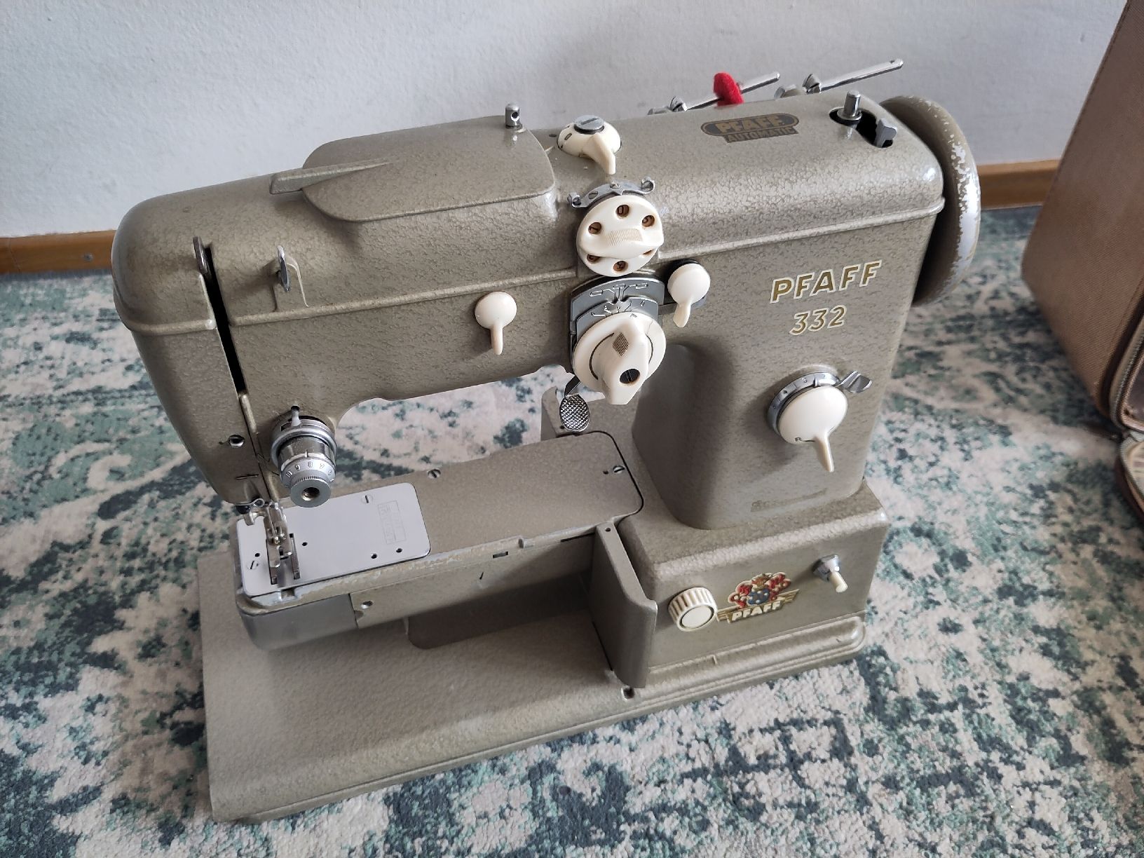 Pfaff Macchine da cucire: Pfaff 332 Automatic – Usato da Basel venduto da gonzpen 4