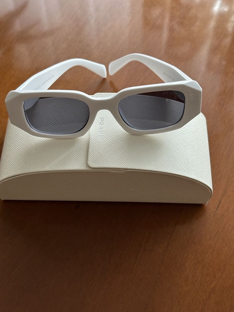 Prada Brillen & Gläser: Prada Sonnenbrille 😎 mit Box – Gebraucht aus Basel von Ivana_4 2