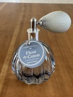 Edle Glas-Parfümflasche mit silbernem Pumper, Fleur de Coton