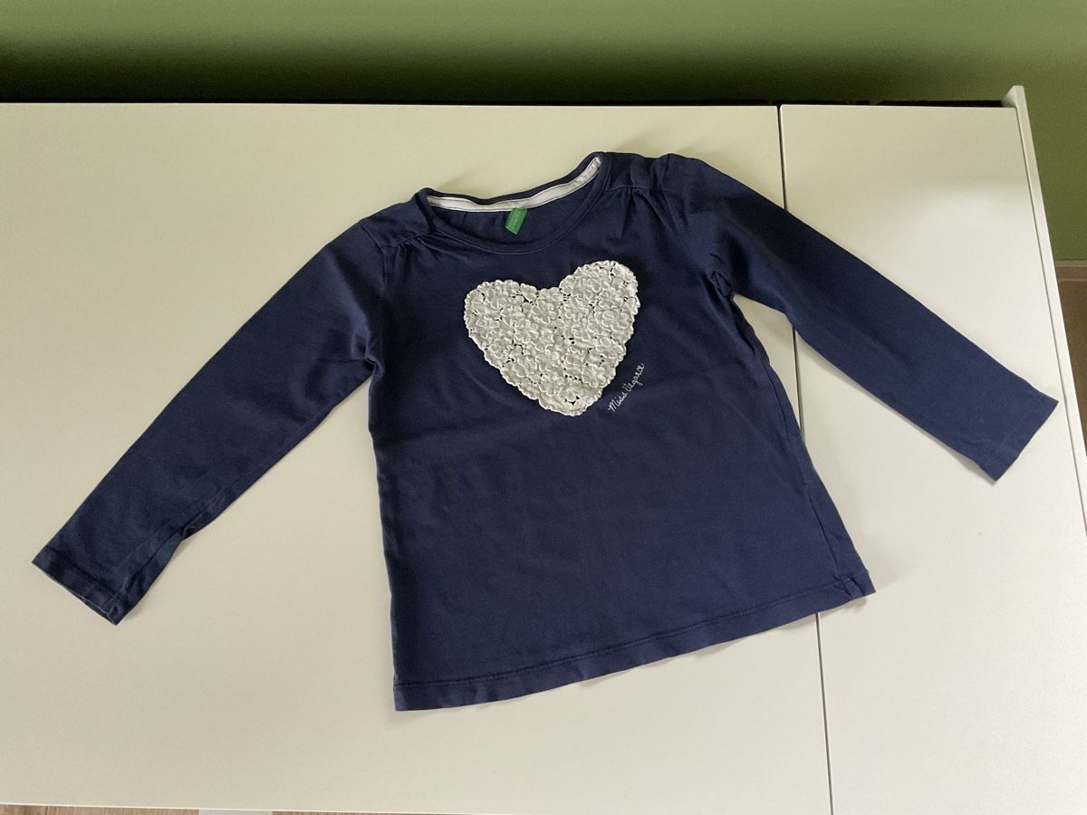 Benetton Blusen, T-Shirts & Tops: Shirt langarm Benetton Mädchen Gr.98/104 – Gebraucht aus Pfäffikon ZH von Ben0707