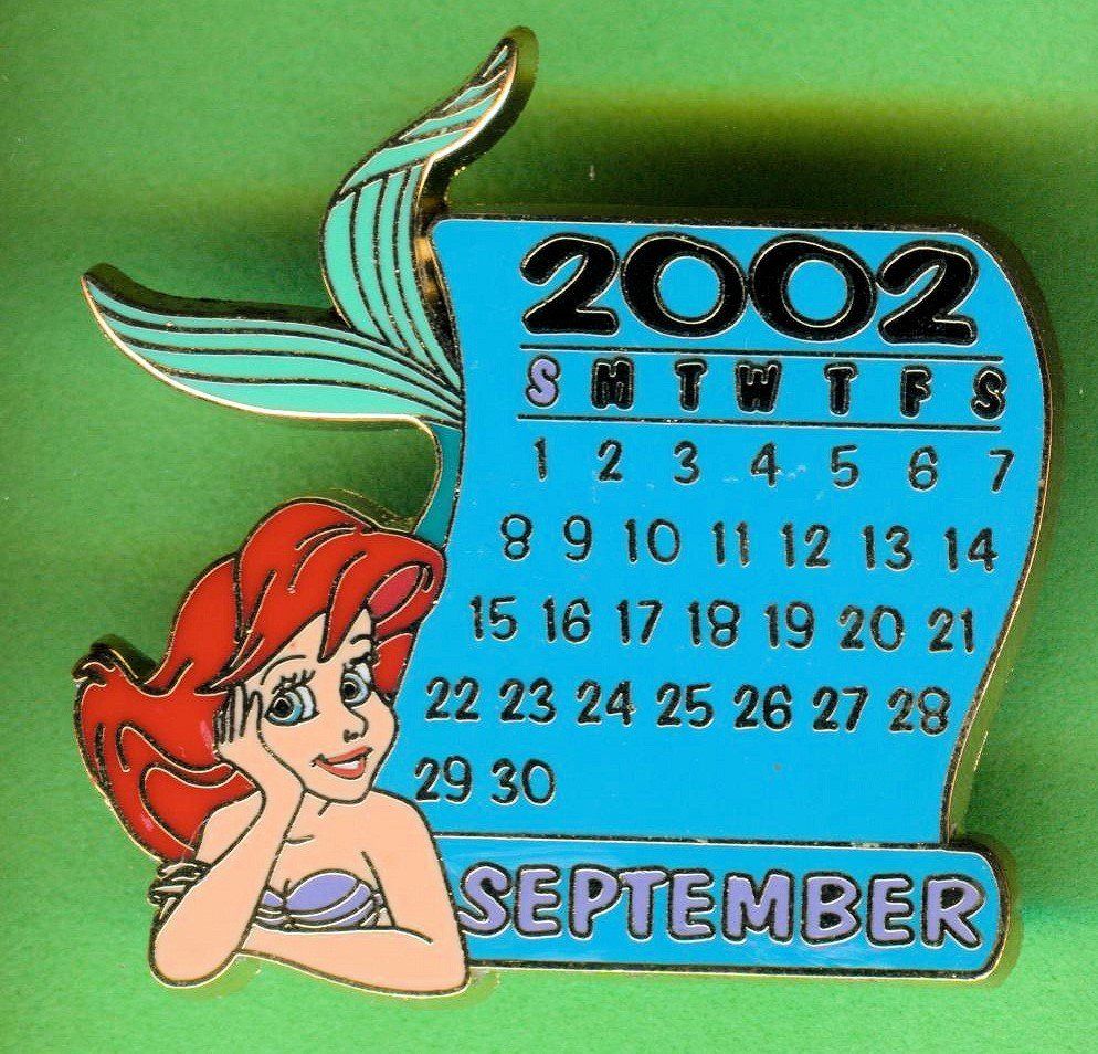 Disney Plaquettes & Badges: DISNEY  Kalender 2002  September  ARIEL – D'occasion à Winterthur par Sammleroase