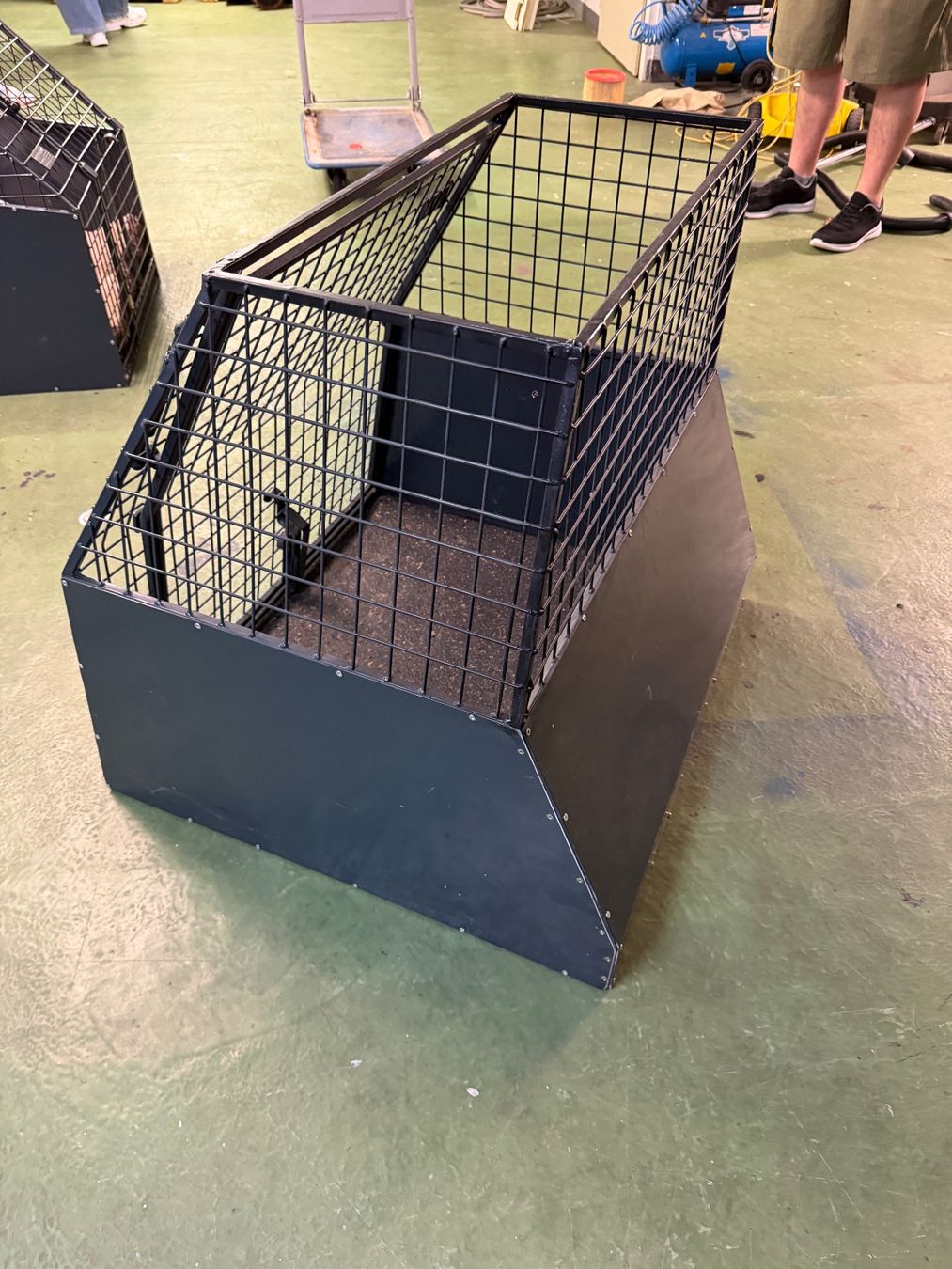 Gabbie, trasporto & Sicurezza: Hundebox gebraucht Peter Kleiner – Usato da Oberentfelden venduto da meelamoon 2