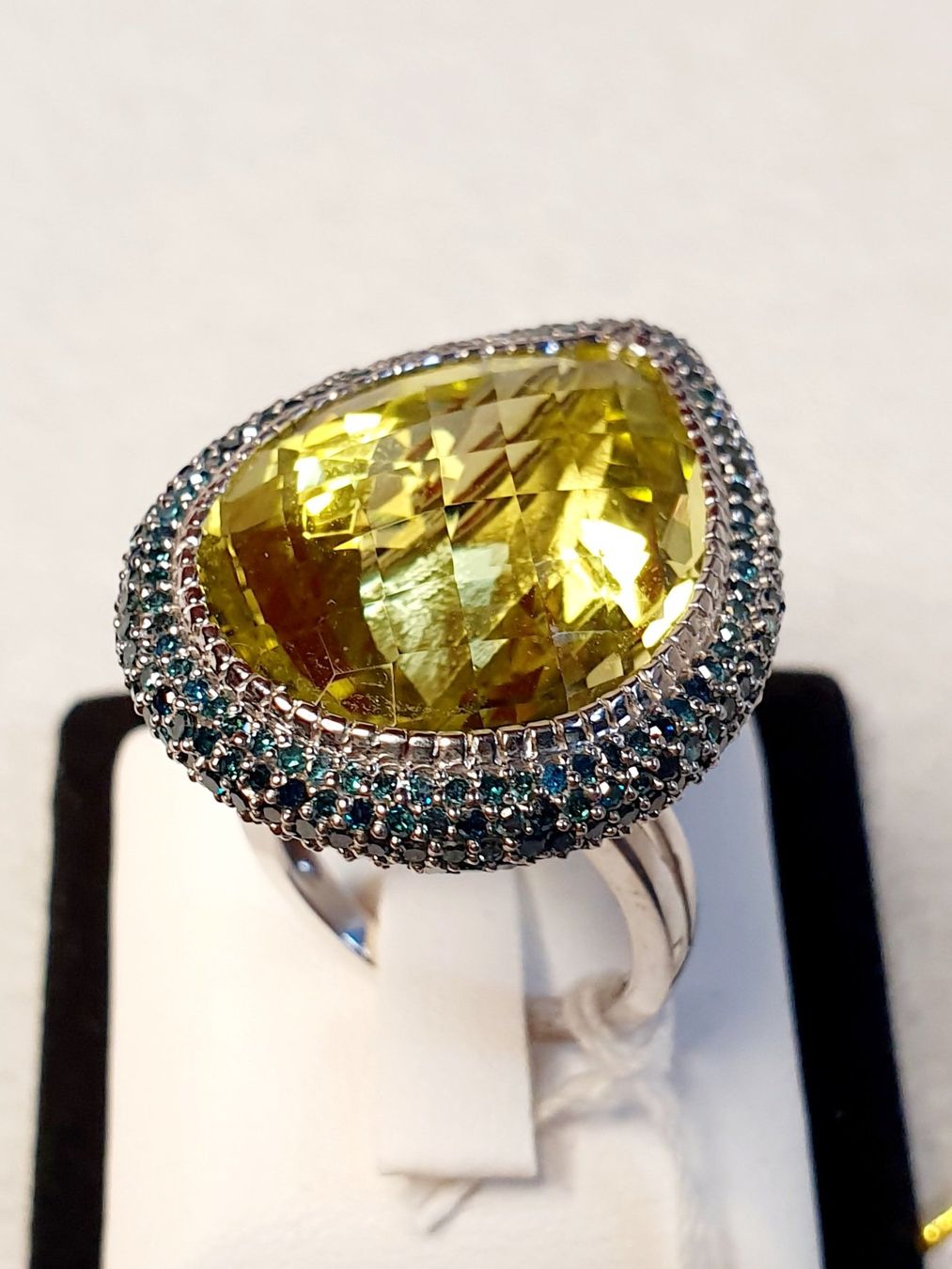 Anelli: Edelstein Fingering mit blauen Diamanten – Nuovo (secondo la descrizione) da Zürich venduto da adriben 7