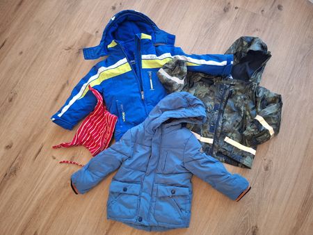 Winterjacken und gefütterte Regenjacke (guter Zustand)