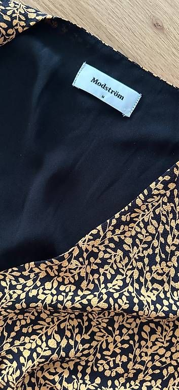 Vestiti: Modström Kleid Gr. M – Usato da Luzern venduto da kaktus017 1