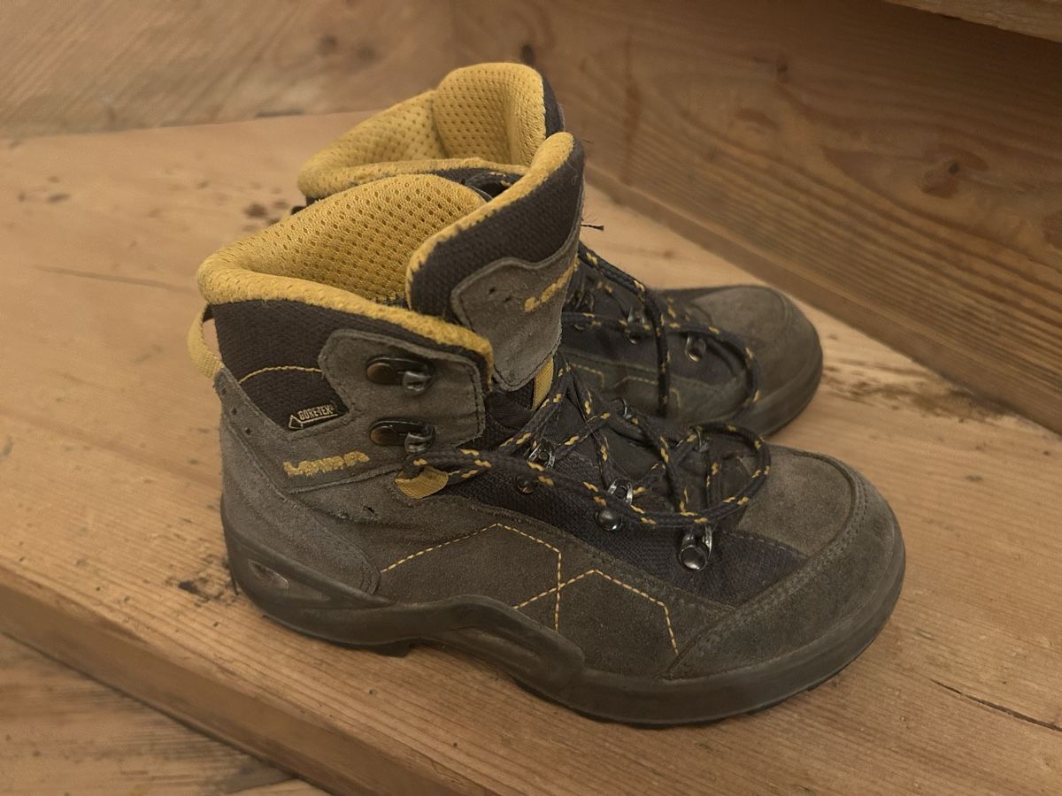 Lowa Schuhe für Jungen: Lowa Wanderschuhe 32 – Gebraucht aus Solothurn von Luciamoser88 1