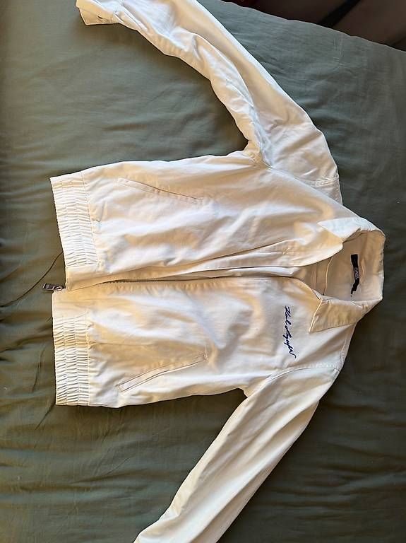 Vestes: Veste Karl lagerfeld  – D'occasion à La Tour-de-Peilz par pil_j6nr