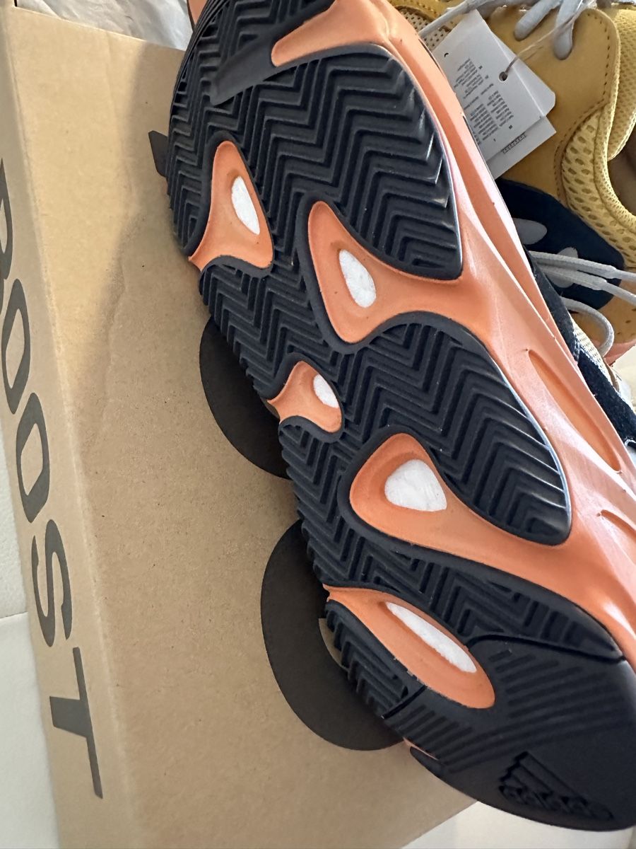 Adidas Herrenschuhe: Adidas Yeezy 700 V1 Sun Size.44 – Neu und originalverpackt aus Uitikon Waldegg von Almostheaven 2