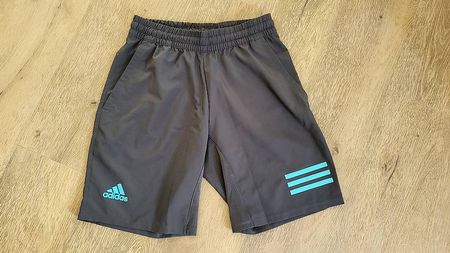 Short de tennis gris Adidas S comme neuf