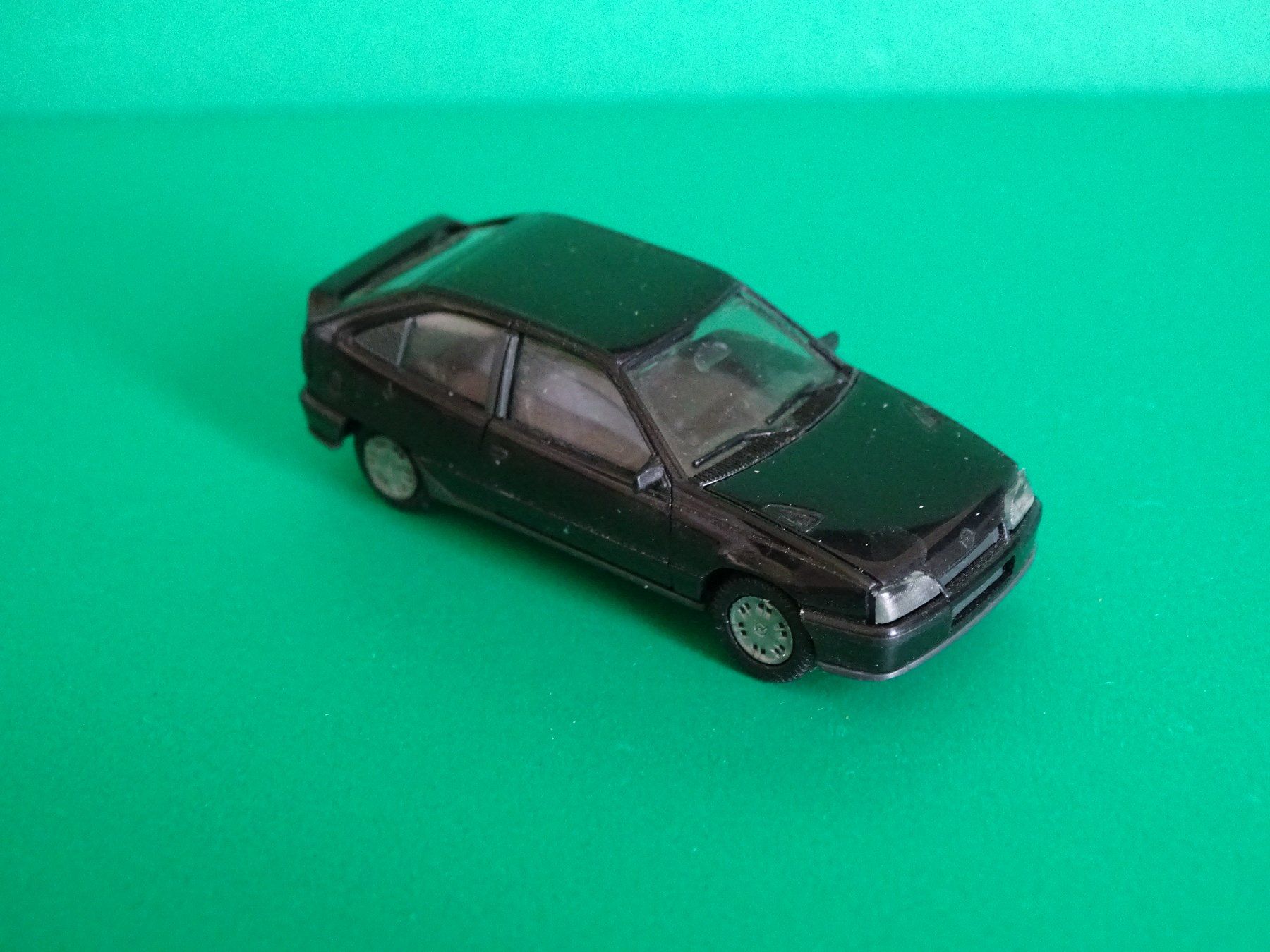 Herpa Modellini d'auto: Opel Kadett von Herpa 1/87 – Usato da Bretzwil venduto da Meex 1
