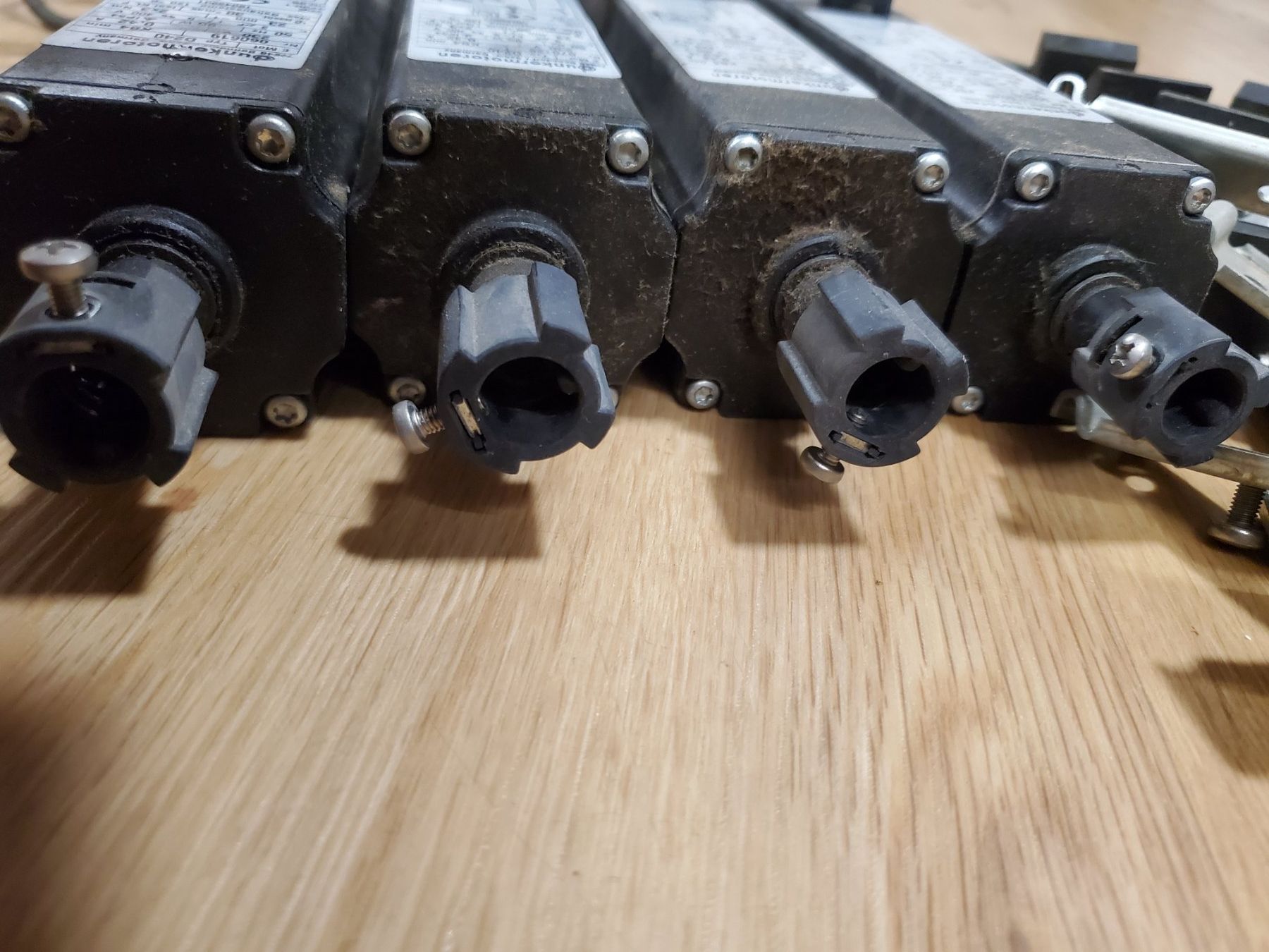 Tende da sole: 4 Stück Dunker Lamellenstorenmotor – Usato da unterschächen venduto da explos 3