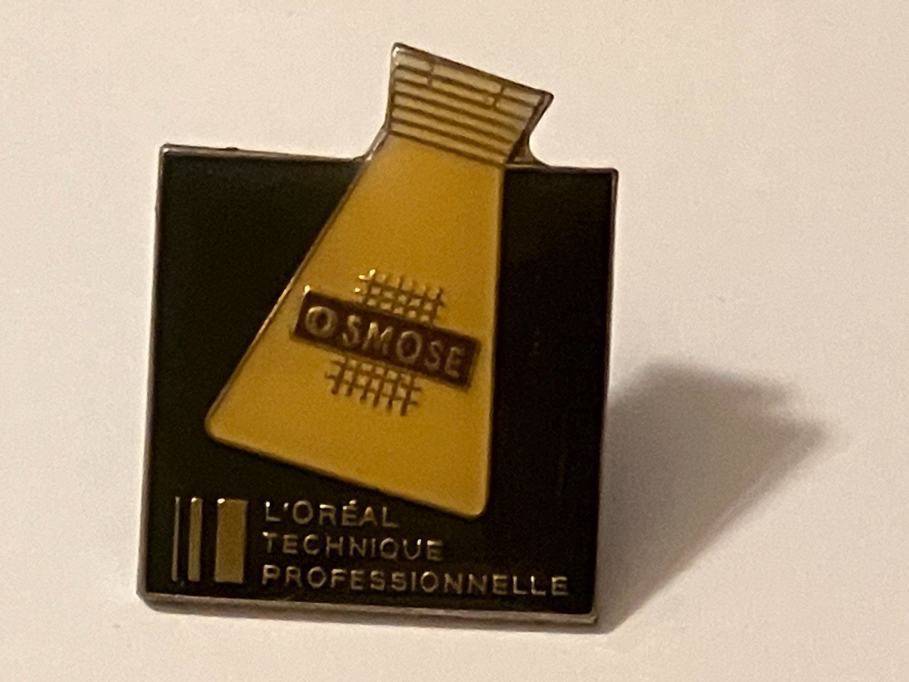 Placchette & Badge: 1 Pin Osmose L'Oreal – Usato da Basel venduto da djwwpp
