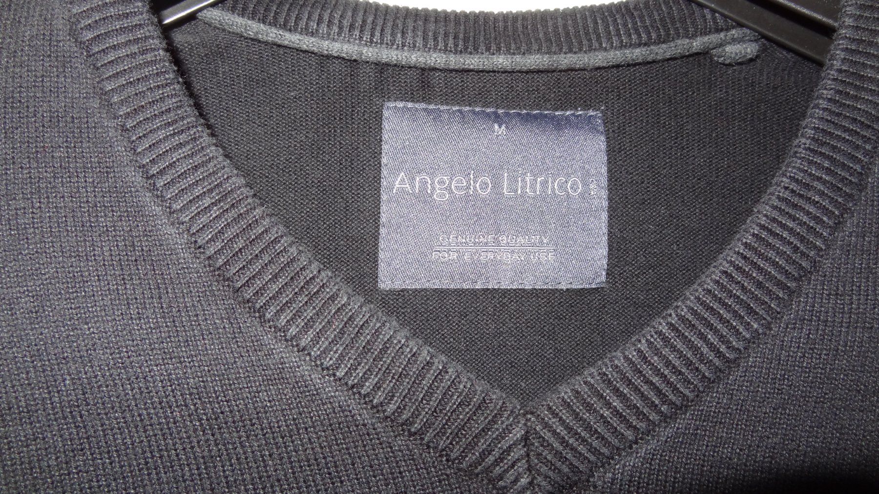 C&A Maglioni & Felpe: Angelo Litrico Herrenpullover mit V-Ausschnitt Grösse M – Usato da Winterthur venduto da Blueedition 9