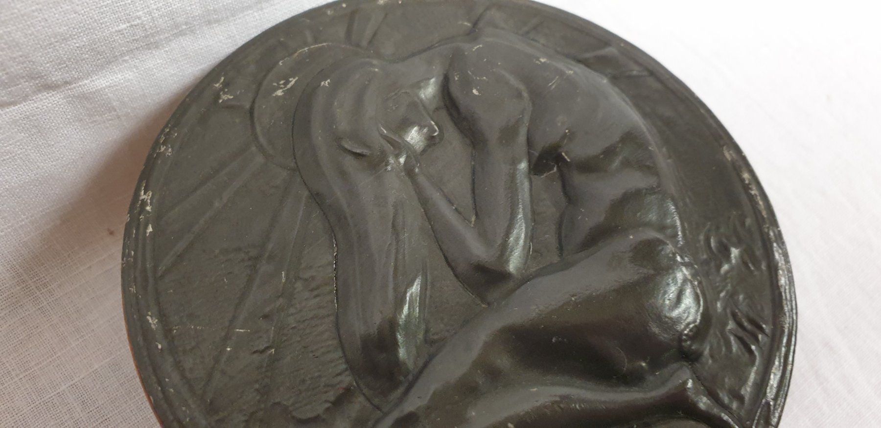 Statuette: Antike Schatulle mit Figur – Usato da Emmen venduto da magelan 3