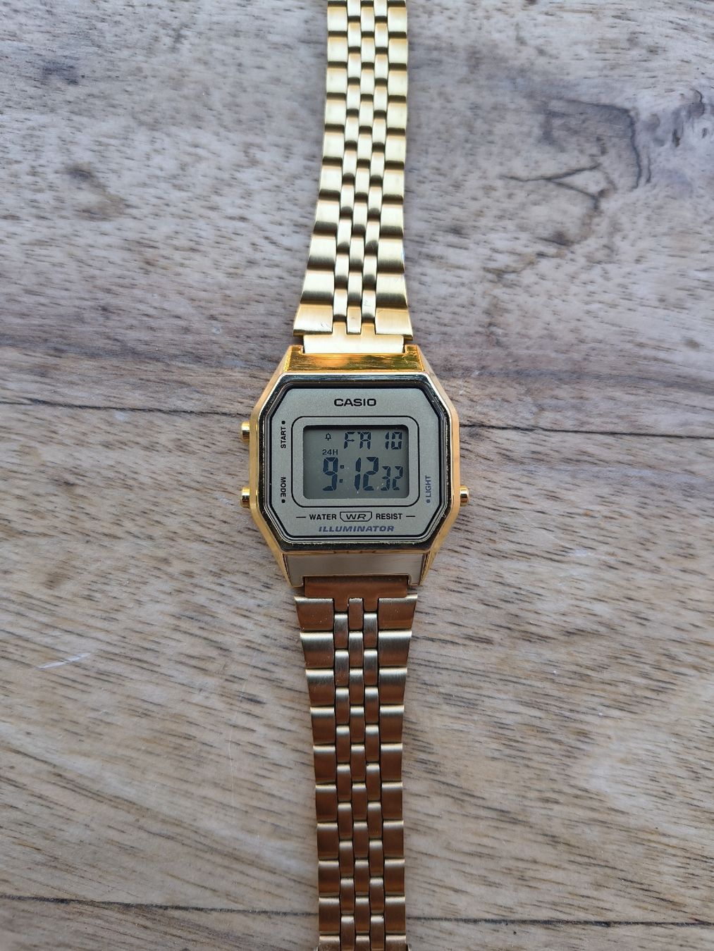 Casio Montres: CASIO Uhr in gold – D'occasion à Steffisburg par laali