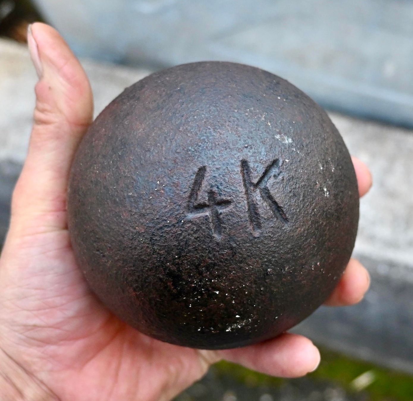 Giochi: Gebrauchte Eisen Kugelstoss Kugel 4 Kilo - 4K / AE – Usato da Pfaffhausen venduto da mono_rec 2