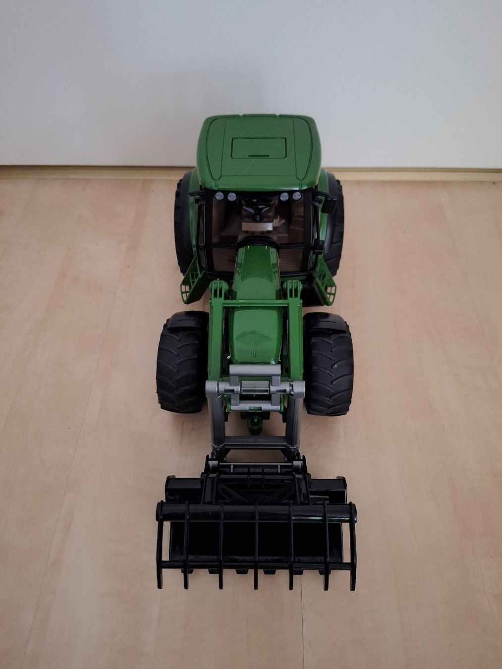 Giocattoli: John Deere Traktor mit Schaufel – Usato da Oberrieden venduto da man_9tm2 1