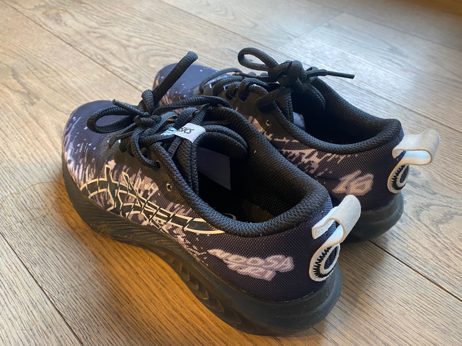 Asics Scarpe per ragazzi: Turnschuhe Asics, Grösse 36 – Usato da Dorf venduto da Jolita_D 1