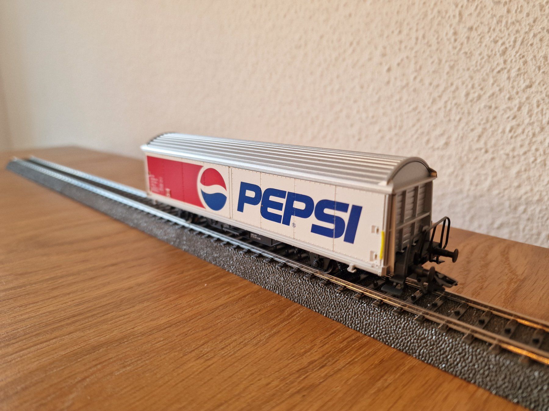 Märklin Modellini di ferrovie: SBB Pepsi Güterwagen H0 – Usato da Matten b. Interlaken venduto da lor_hr9w 2