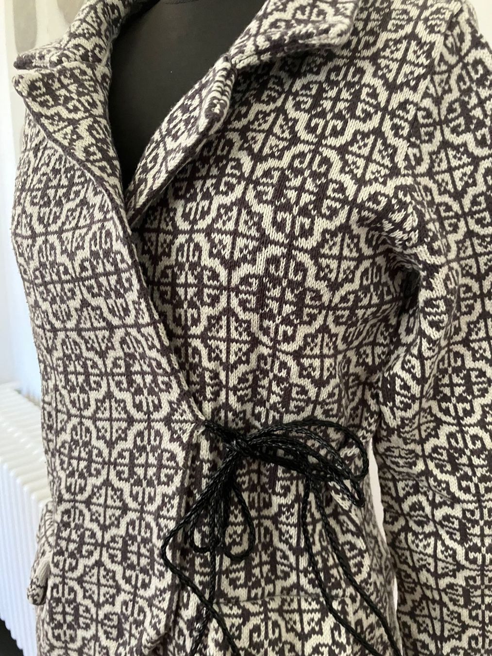 Jacken: Strickjacke gemustert zum binden – Gebraucht aus Lenzburg von ann_8hmk 1