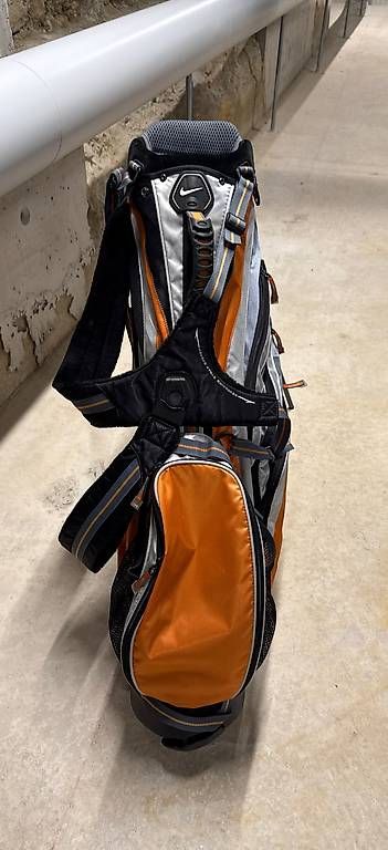 Nike Borse: Nike Golfbag – Usato da Bischofszell venduto da Nenga 3