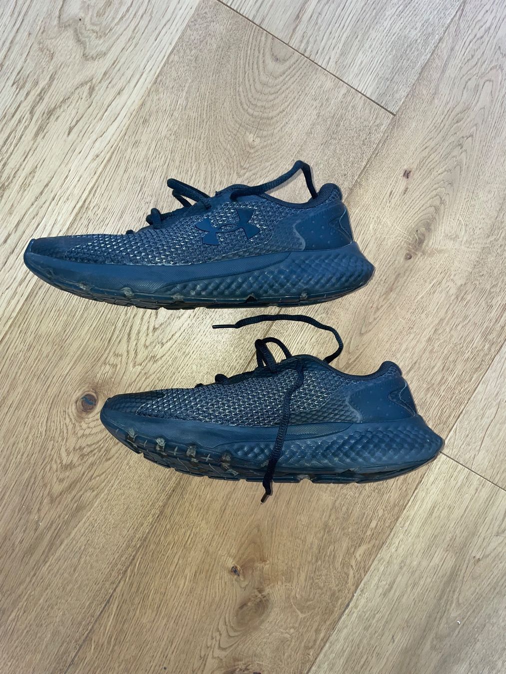 Under Armour Damenschuhe: Laufschuhe – Gebraucht aus Fislisbach von arse 3