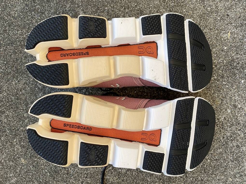 Chaussures femmes: ON Cloudflyer 4 – Neuf avec emballage d'origine à Biel/Bienne par ina_5tkr 2