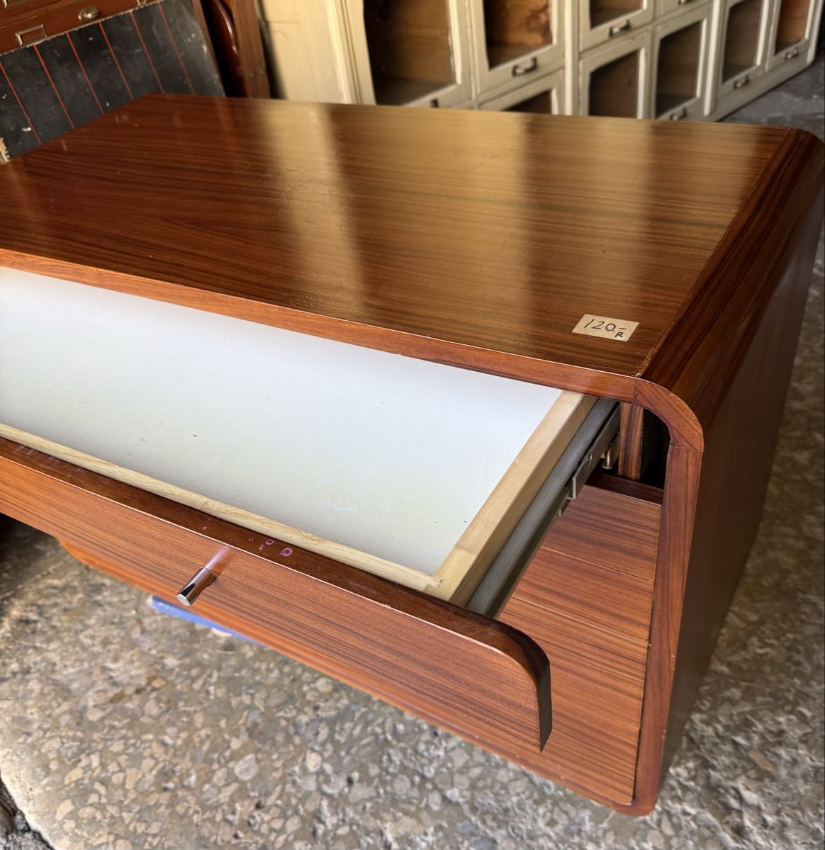 Cassettiere: Commode milieu XXeme vintage – Usato da Les Bayards venduto da aout 1