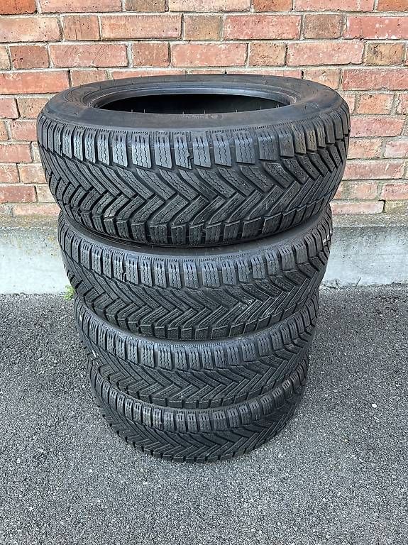 Altro in Scrittura & Disegno: 205/60/16 Michelin Winterreifen  – Usato da Frasnacht venduto da nobloff