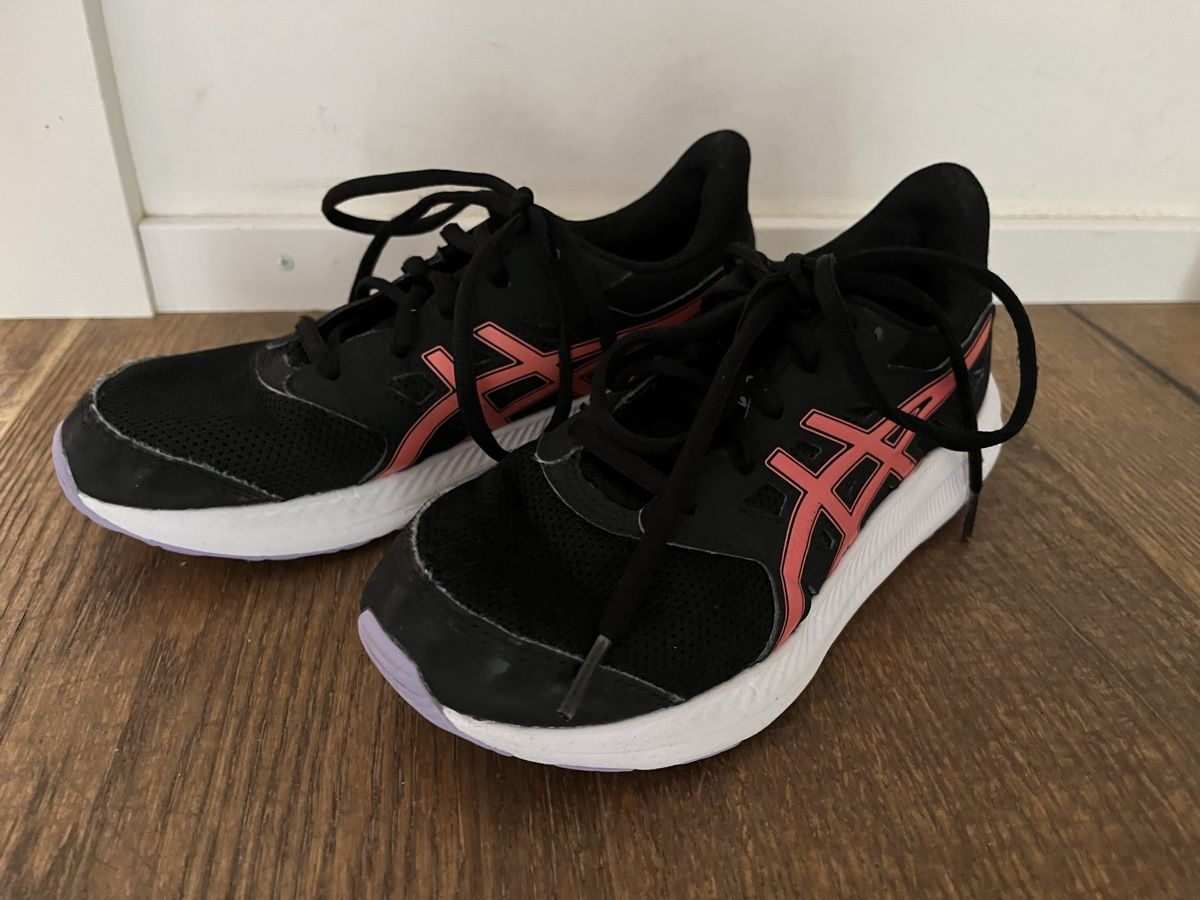 Asics Herrenschuhe: Asics Turnschuhe Gr.34,5 – Gebraucht aus Aadorf von Briana00 2