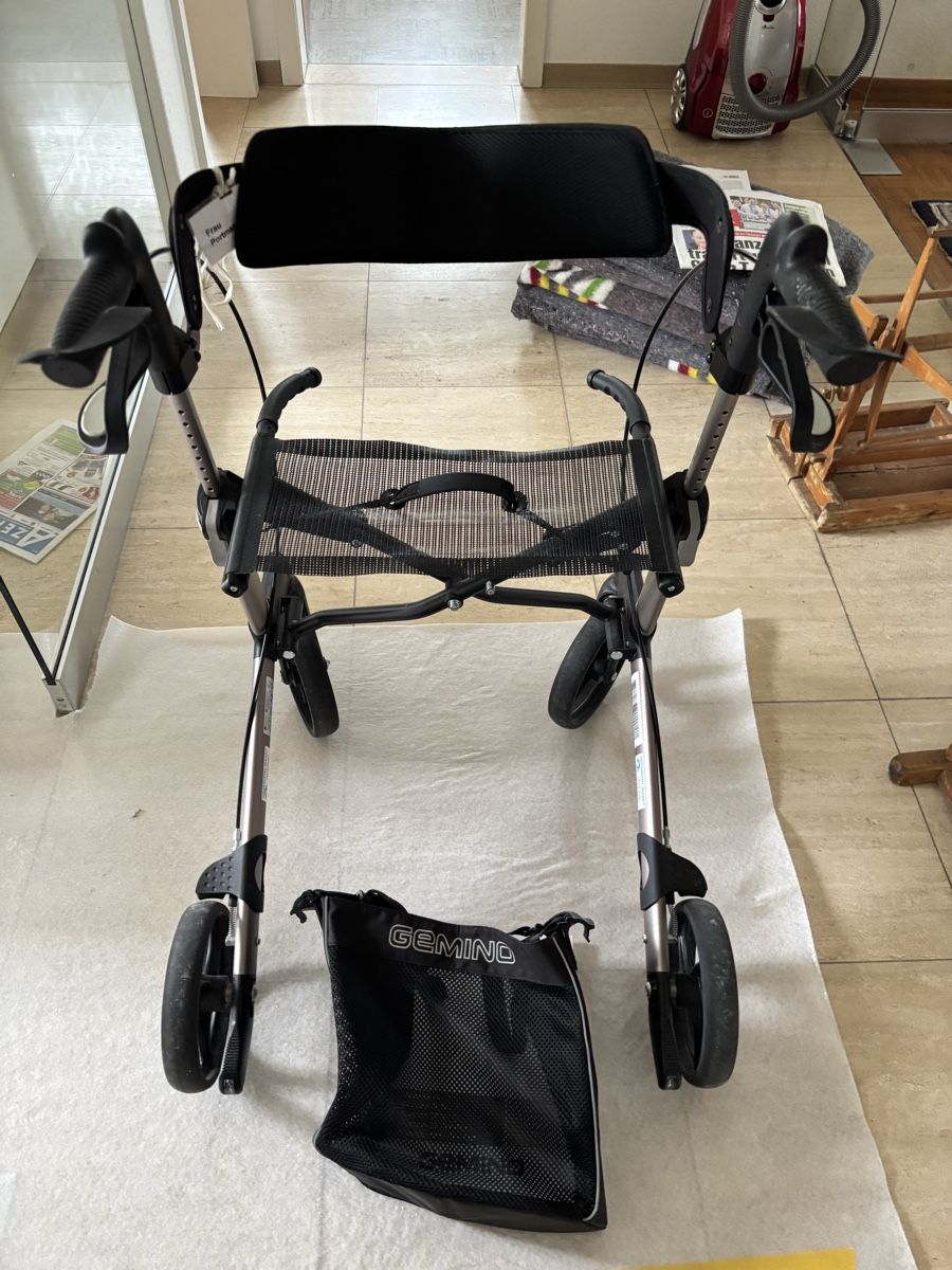 Gehhilfen: Geminio 30 M Rollator, neuwertig – Gebraucht aus Günsberg von Roylichtenstein 4