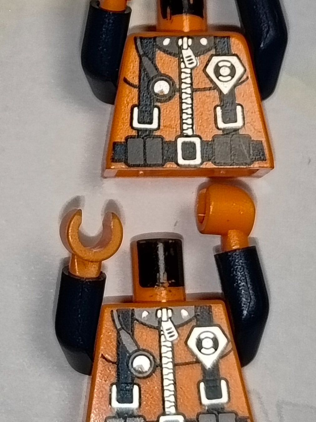 Lego Kit di costruzioni: Legofigur  4  Torso  zu Figur  wc017  /C44 – Usato da St. Gallen venduto da Bisaknosp 3