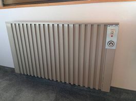 5 Elektrische Wandheizungen  (1 gross + 4 kleinere) - GRATIS