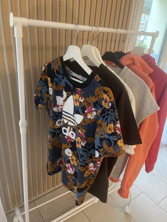 Sportlicher Kleiderpaket div.Marken wie Adidas,Massimo Dutti