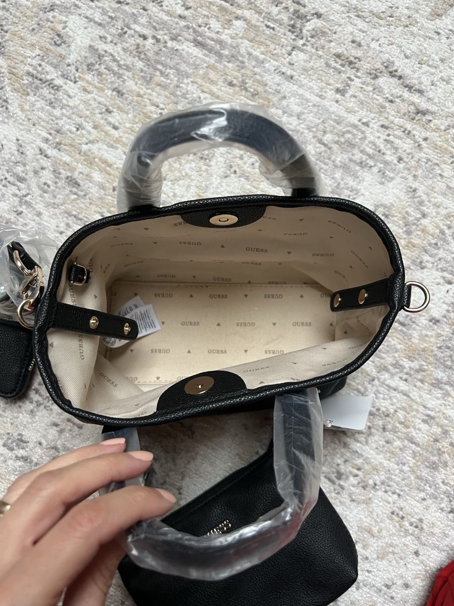 Guess Borse da donna: Guess schwarze Handtasche – Nuovo (secondo la descrizione) da Brunnen venduto da browneyes_007 1