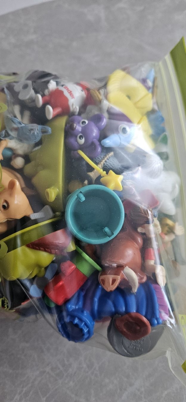 Disney Spielzeuge: Figuren disney, usw divers – Gebraucht aus Schlieren von Disneylover 3