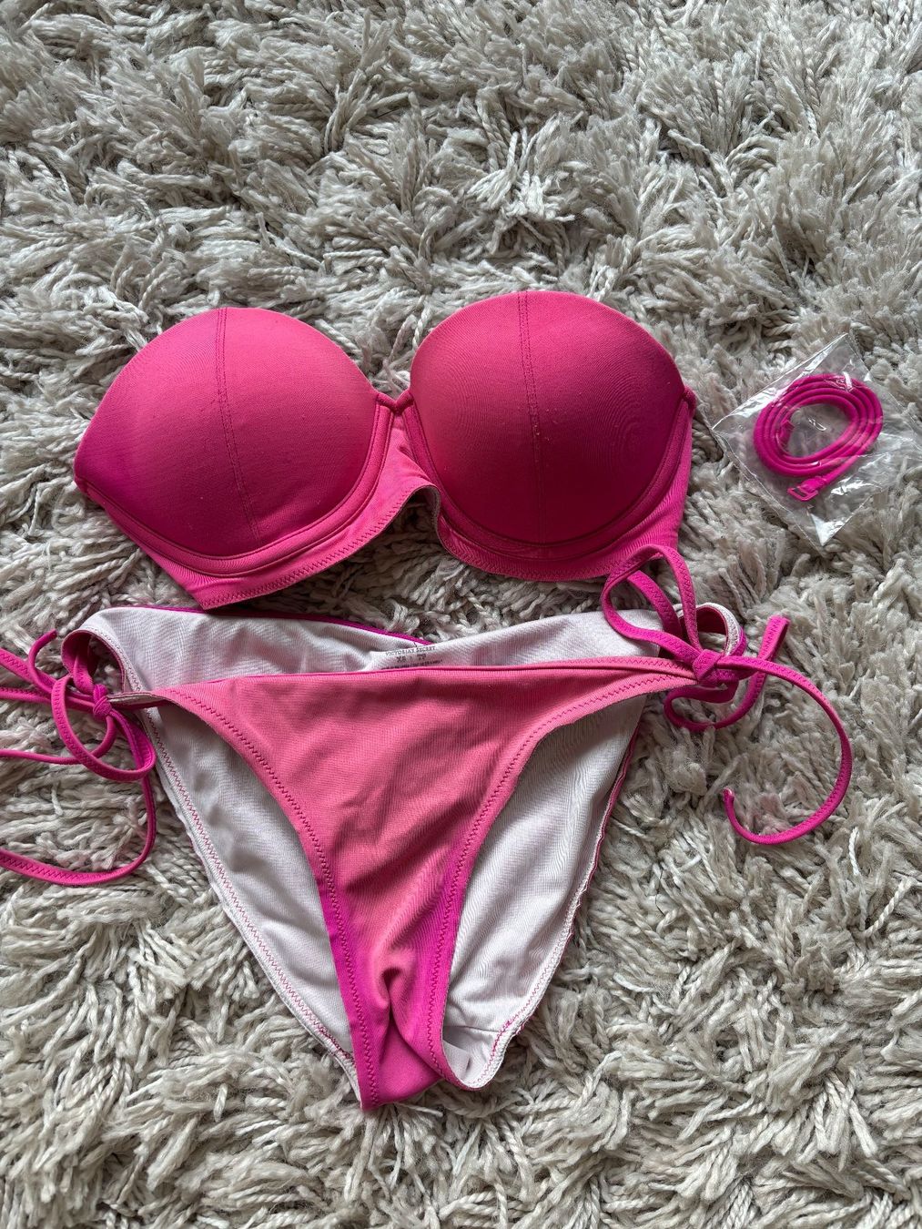 Victoria's Secret Badekleider & Bikinis: Victoria's Secret Pink Bikini – Gebraucht aus Dübendorf von jpr_scw7