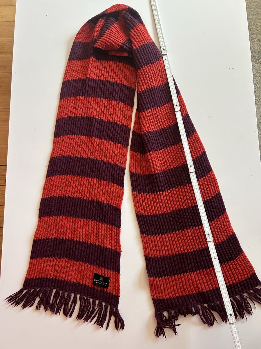 Foulard & Sciarpe: Écharpe chaude rayée bordeaux et rouge – Usato da St-Prex venduto da mar_f6t6 1